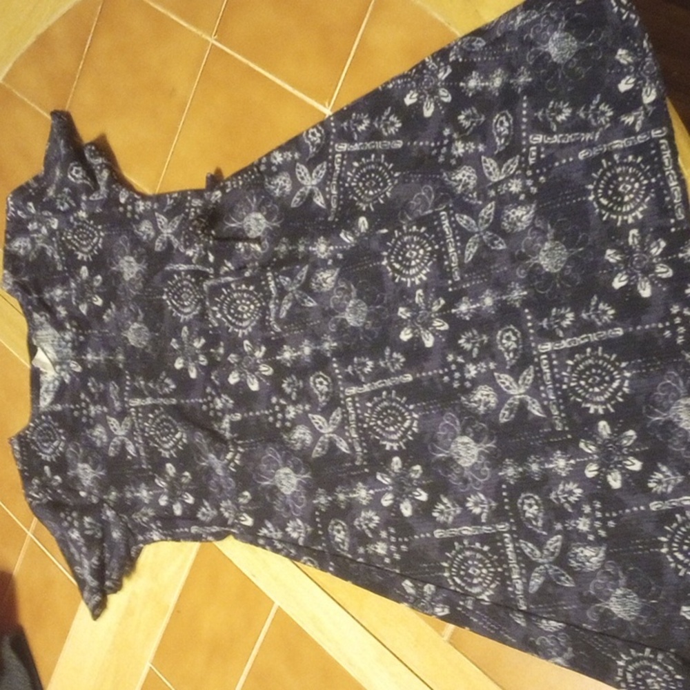 Evsie girls dress large
